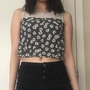 Xhilaration Daisy Crop Top